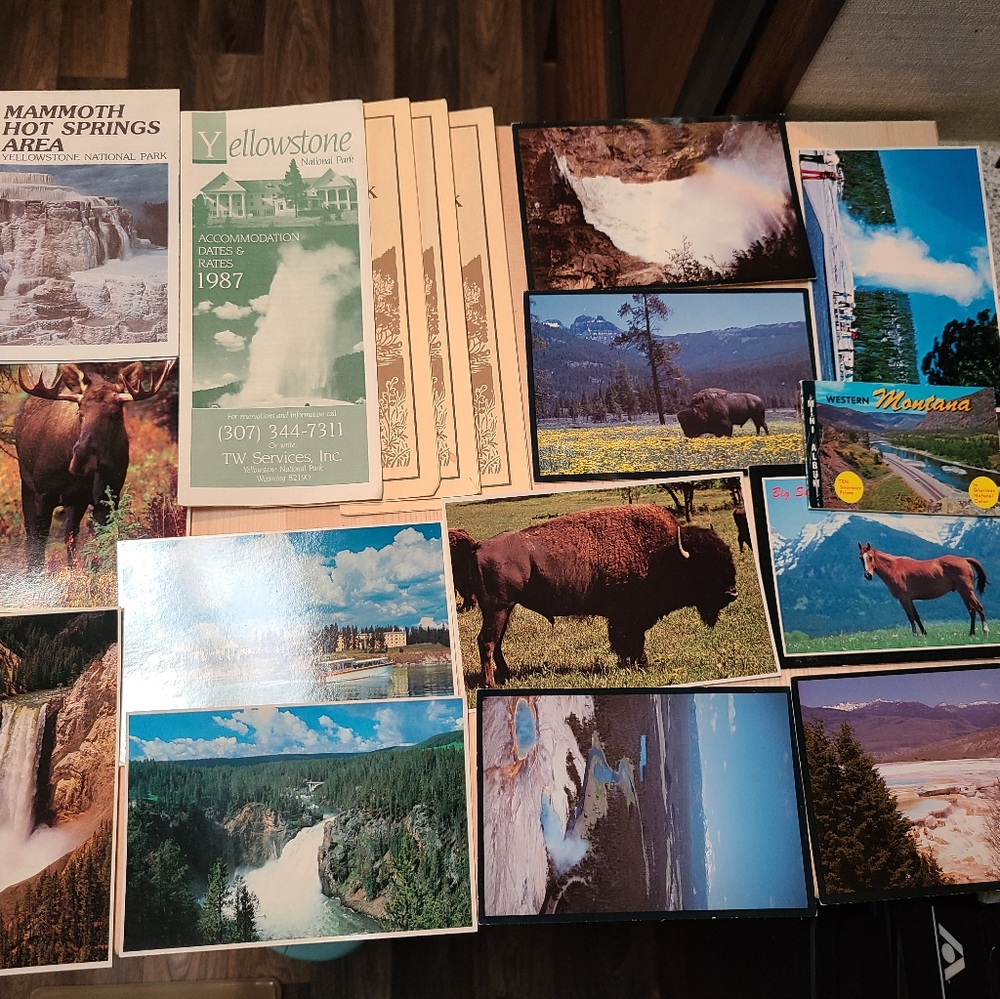 Vintage Yellowstone Park Montana Post Card Pamphlets souvenir